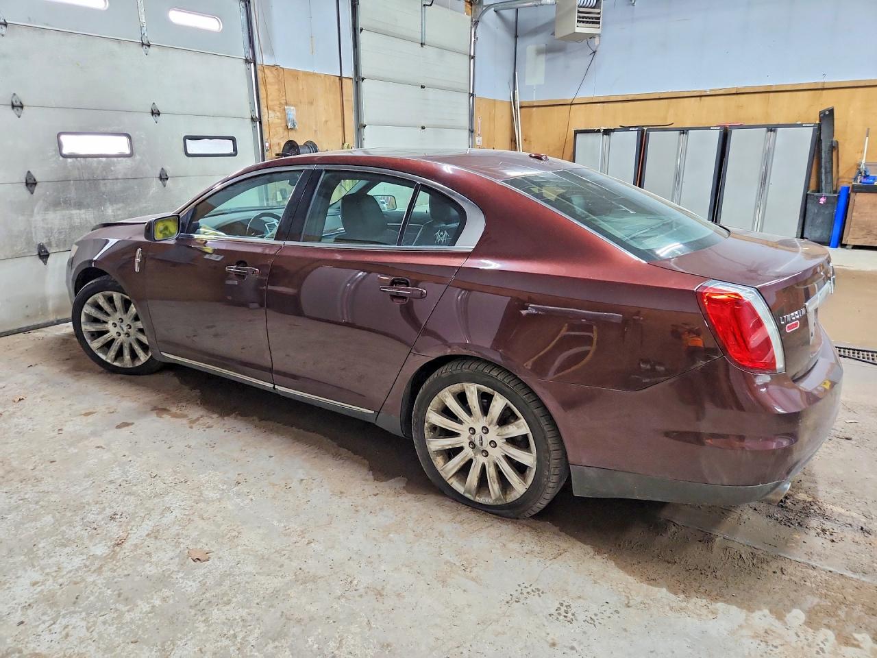 2012 LINCOLN MKS photo 3