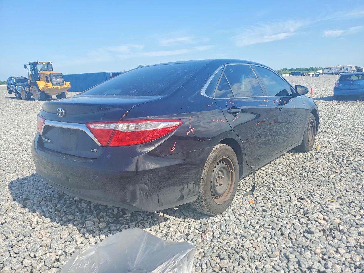 2017 TOYOTA CAMRY LE photo 5