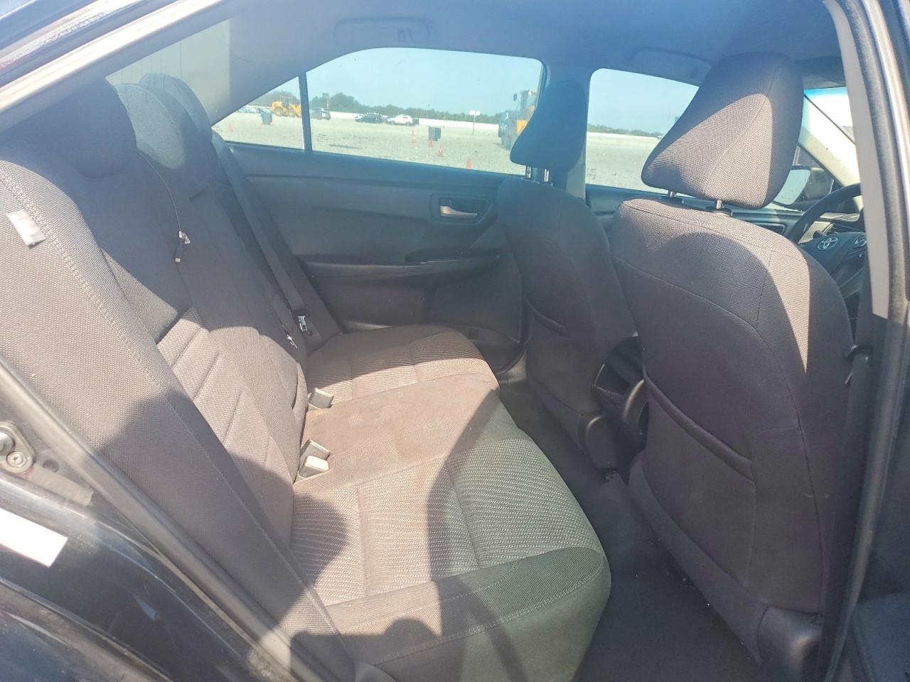 2017 TOYOTA CAMRY LE photo 19
