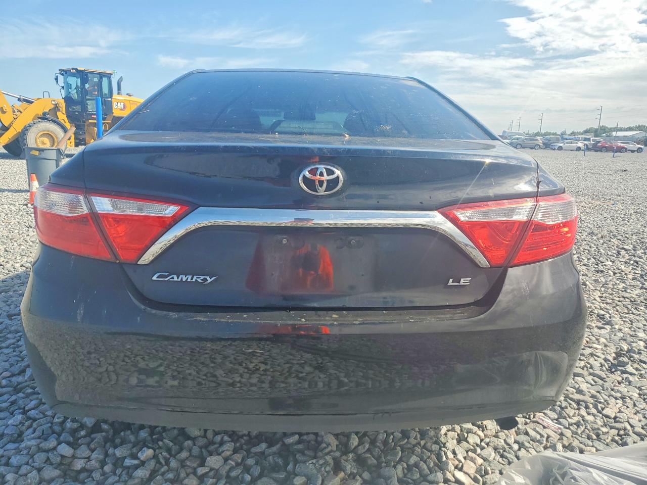 2017 TOYOTA CAMRY LE photo 11