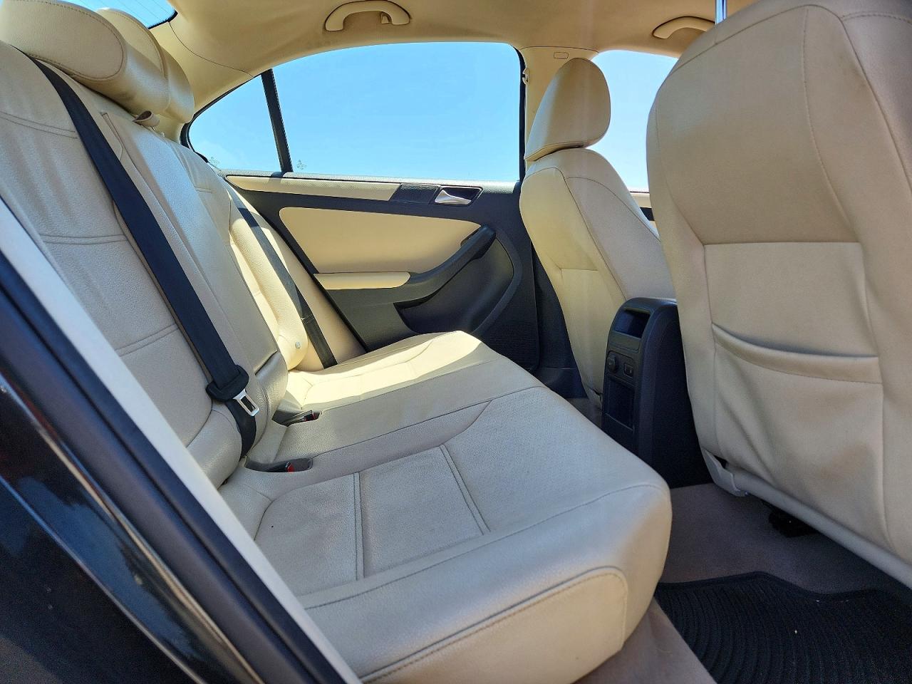 2012 VOLKSWAGEN JETTA SE photo 19