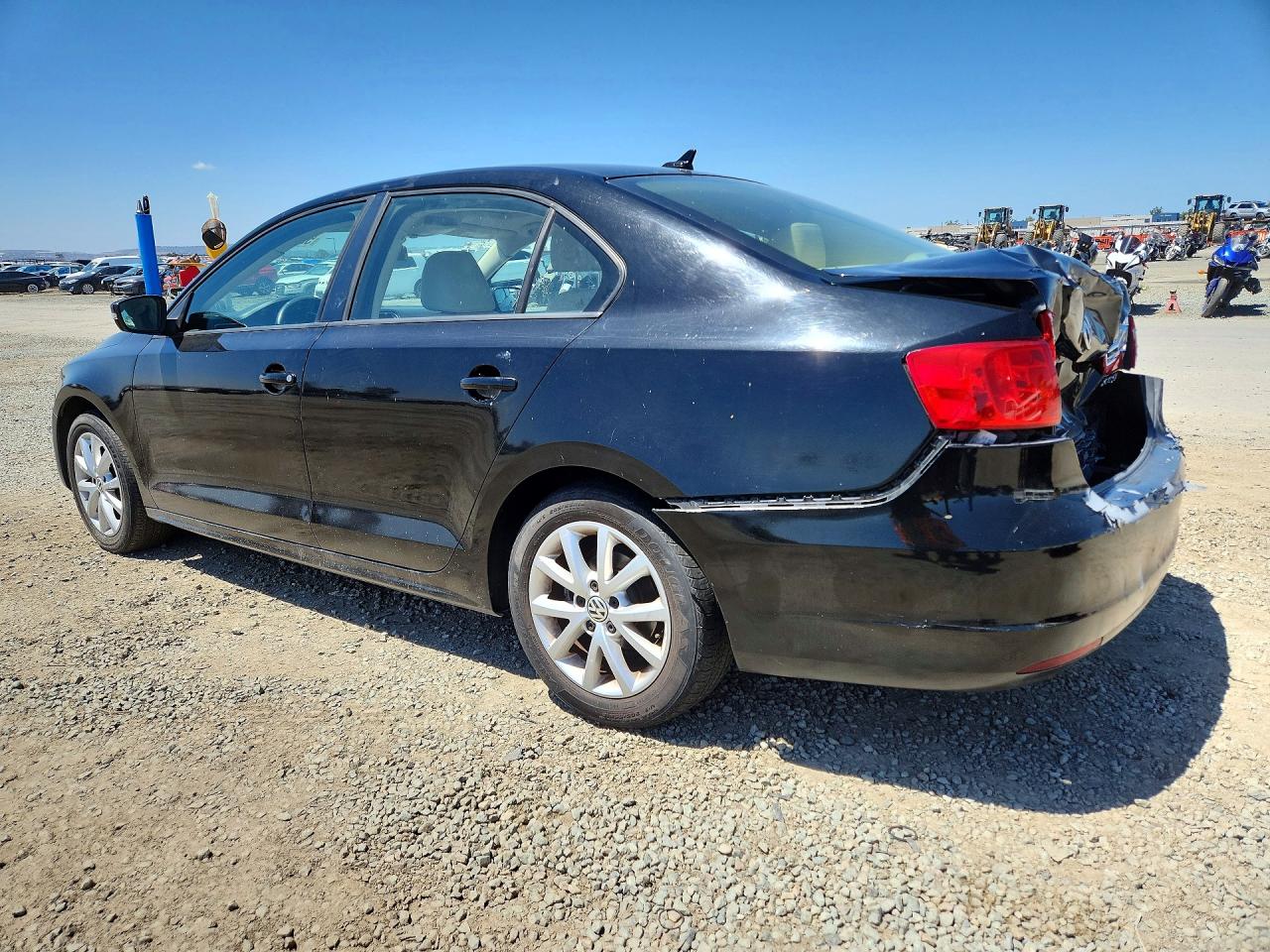 2012 VOLKSWAGEN JETTA SE photo 3