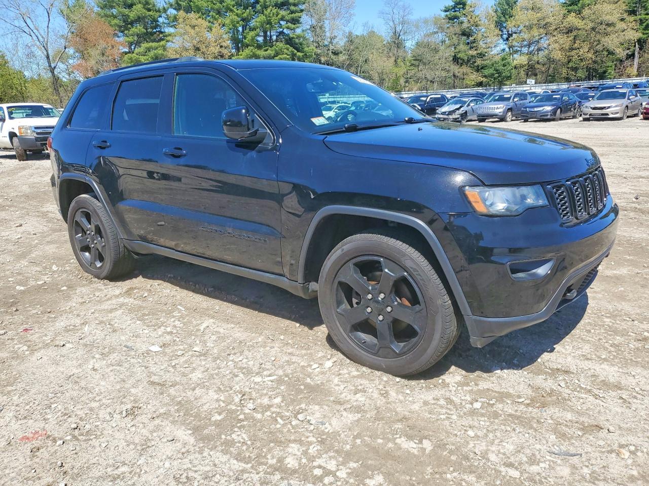 2019 JEEP GRAND CHEROKEE LAREDO photo 7