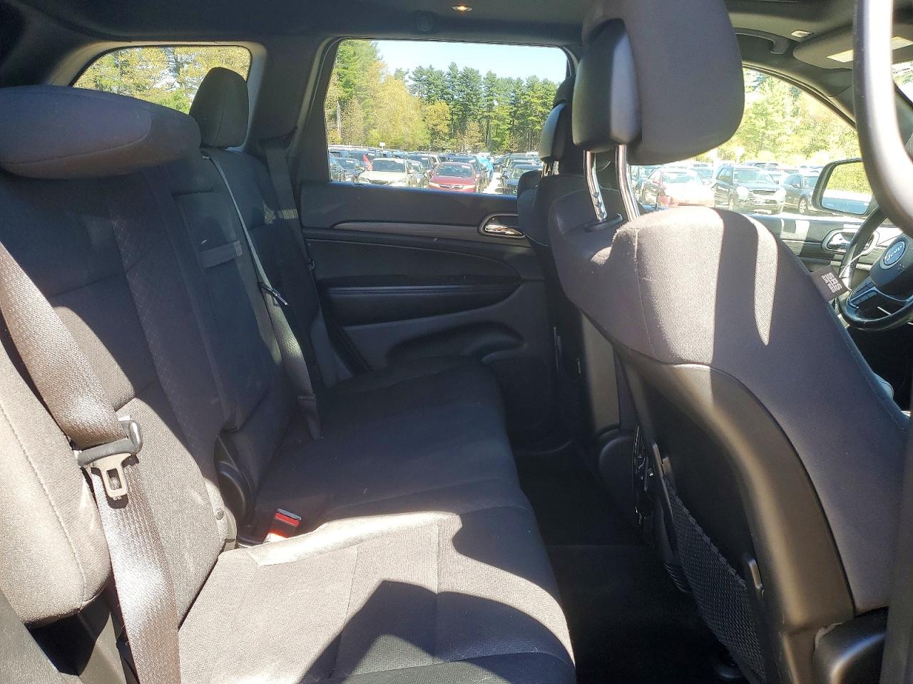 2019 JEEP GRAND CHEROKEE LAREDO photo 21