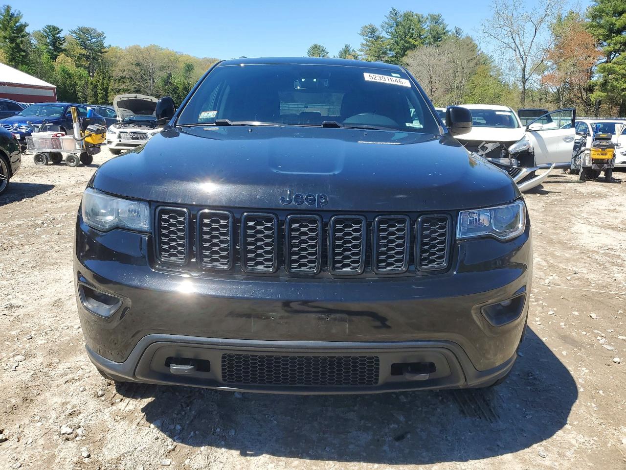 2019 JEEP GRAND CHEROKEE LAREDO photo 9