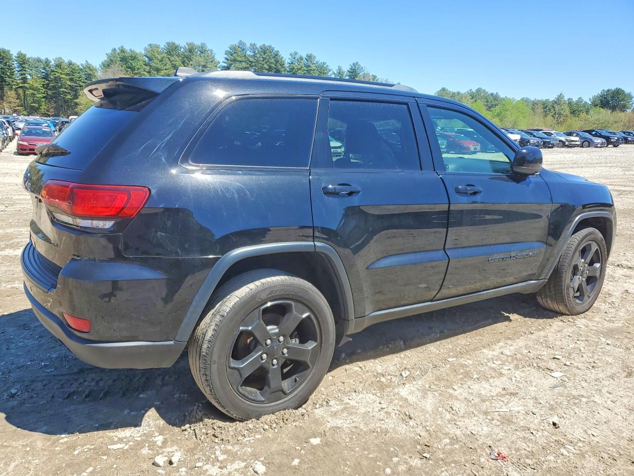 2019 JEEP GRAND CHEROKEE LAREDO photo 5