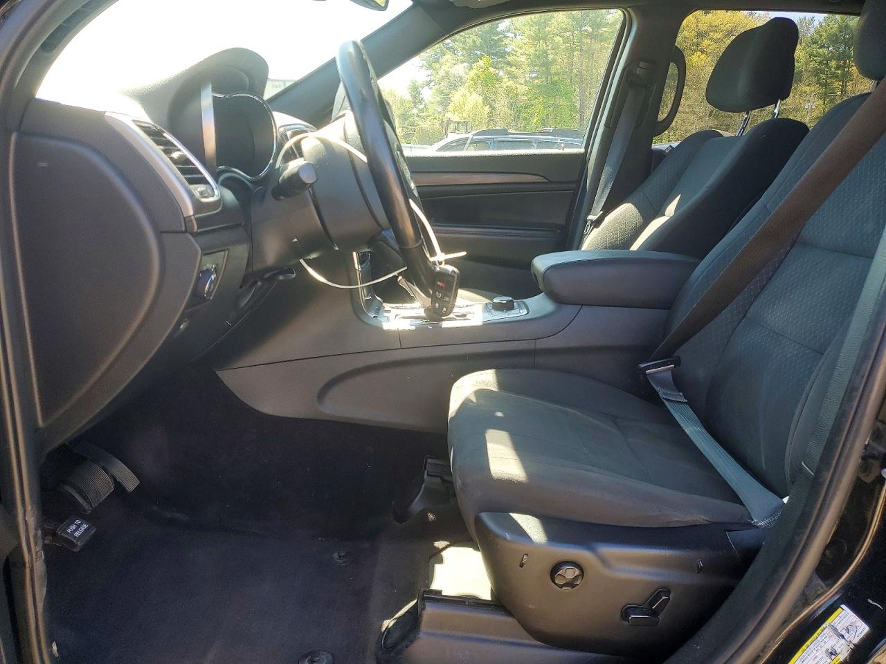 2019 JEEP GRAND CHEROKEE LAREDO photo 13