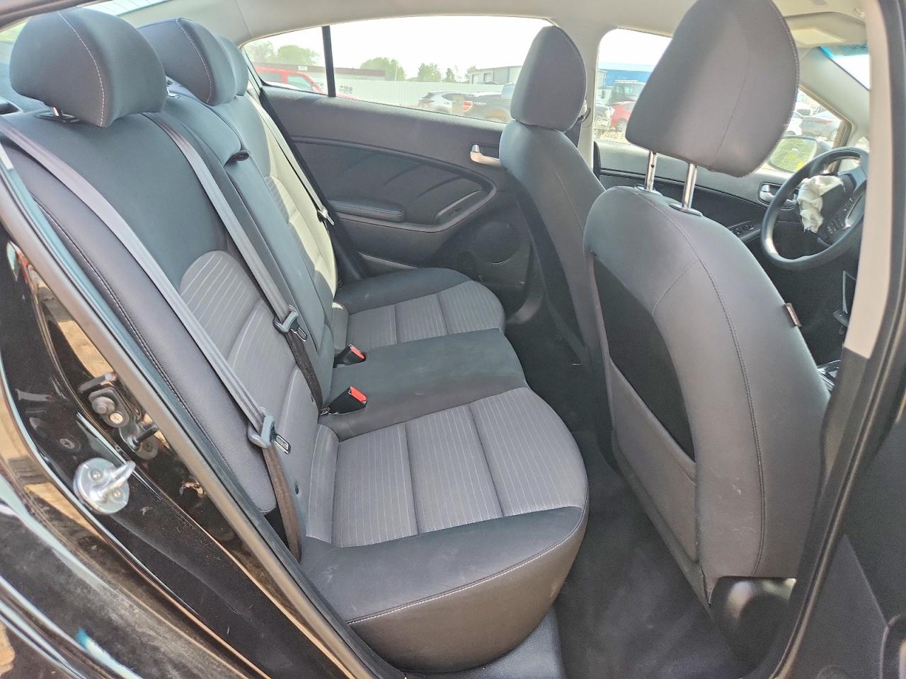 2017 KIA FORTE LX photo 10