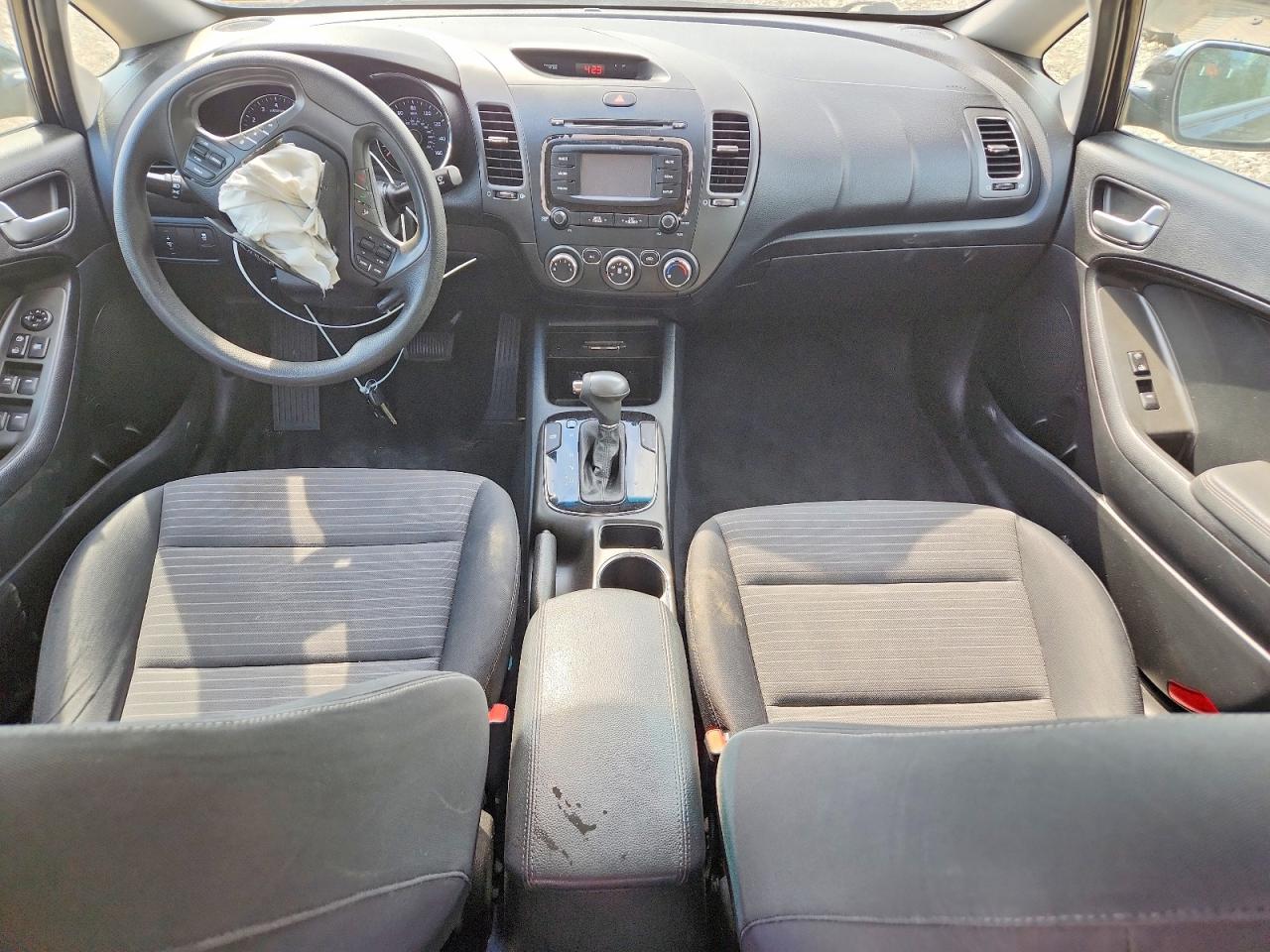 2017 KIA FORTE LX photo 8
