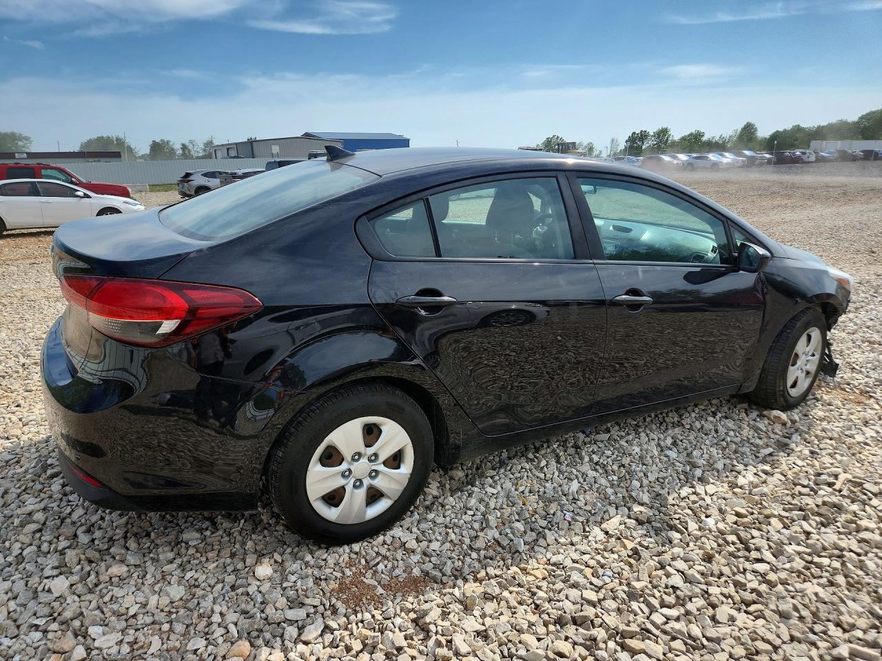 2017 KIA FORTE LX photo 3