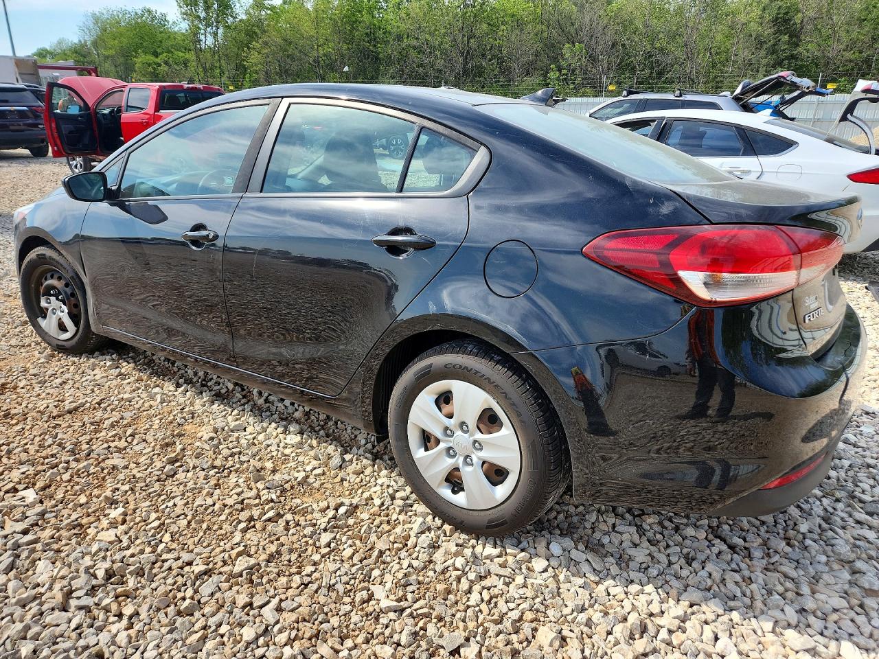 2017 KIA FORTE LX photo 2