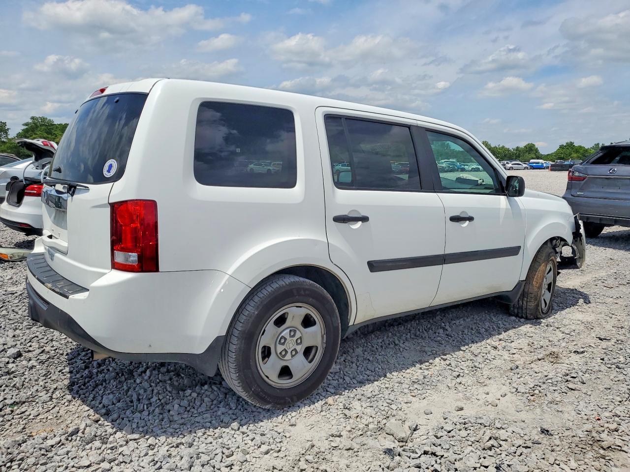 2015 HONDA PILOT LX photo 7