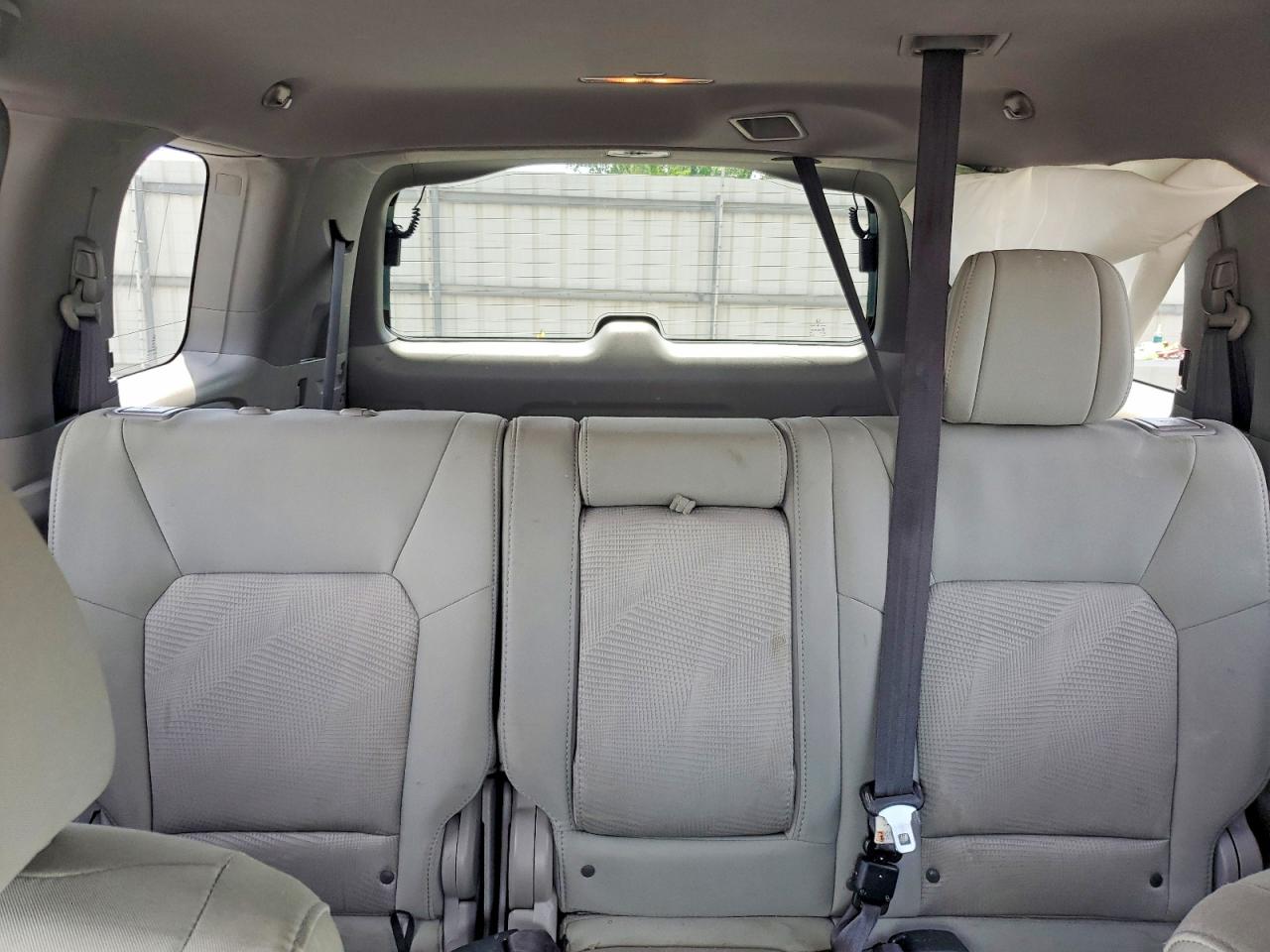 2015 HONDA PILOT LX photo 28