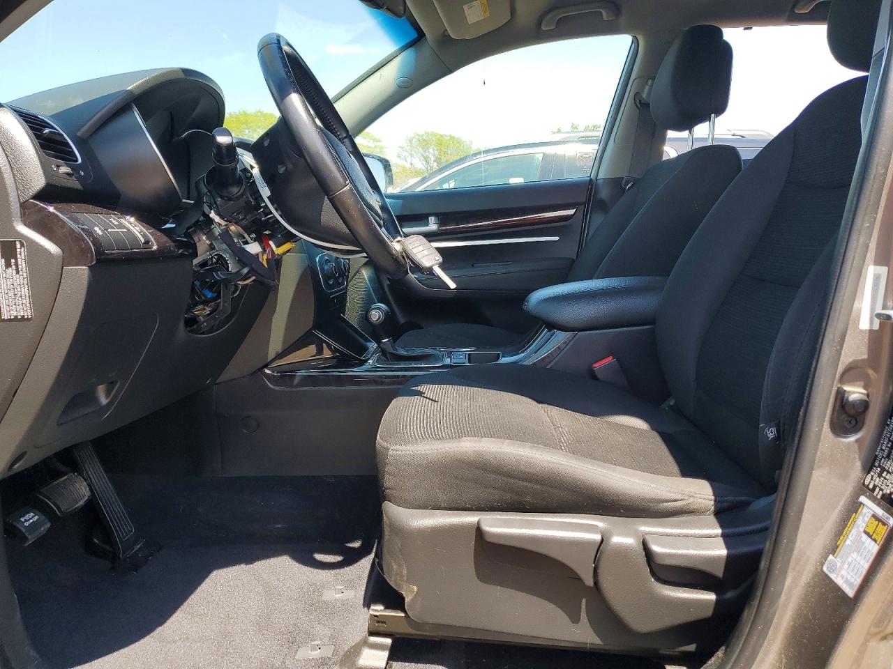 2015 KIA SORENTO LX photo 13