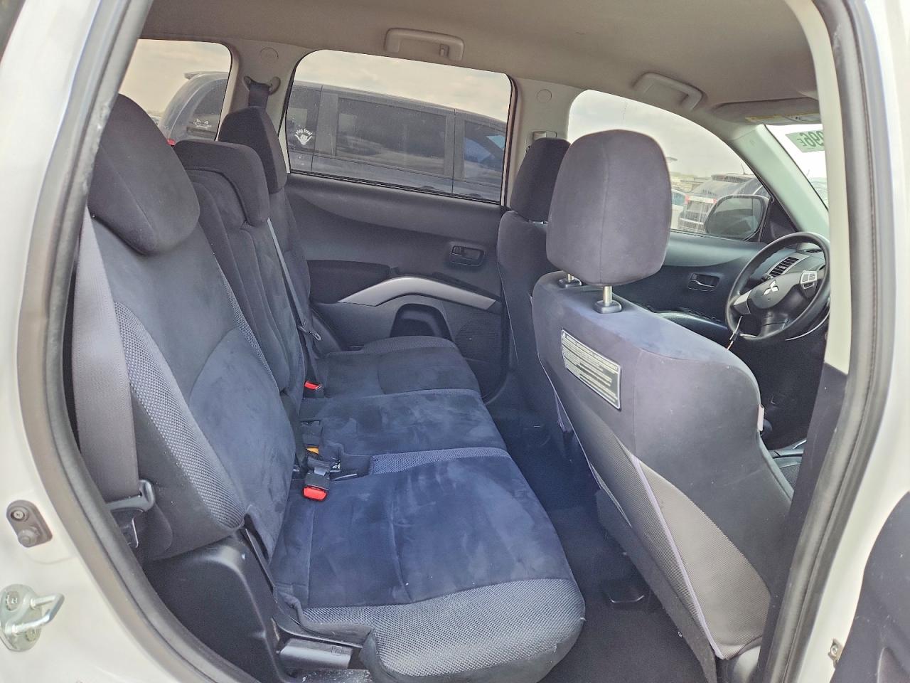 2007 MITSUBISHI OUTLANDER ES photo 28