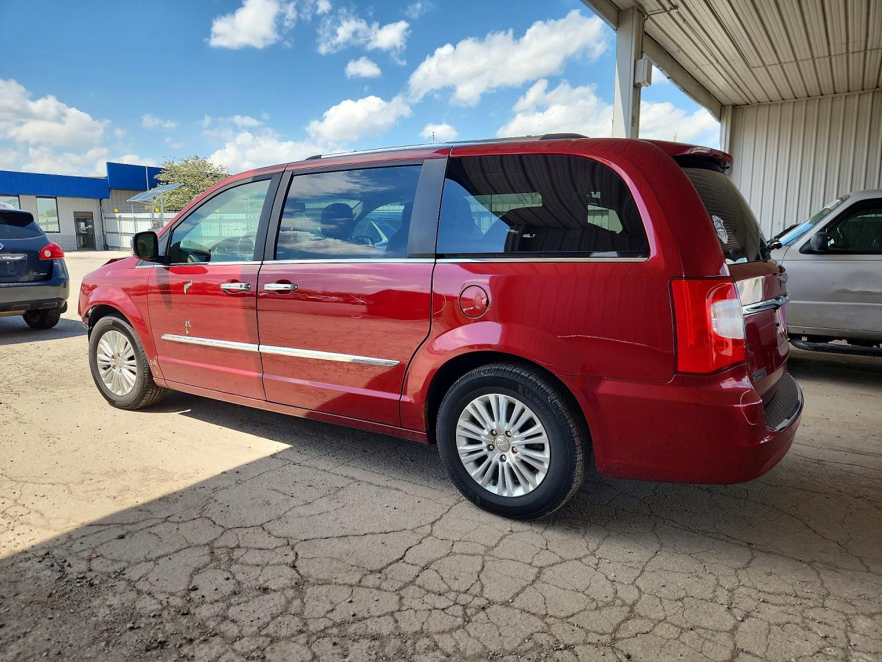2013 CHRYSLER TOWN & COUNTRY LIMITED photo 3