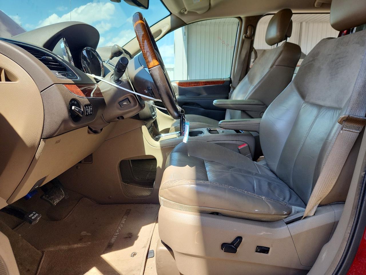 2013 CHRYSLER TOWN & COUNTRY LIMITED photo 13