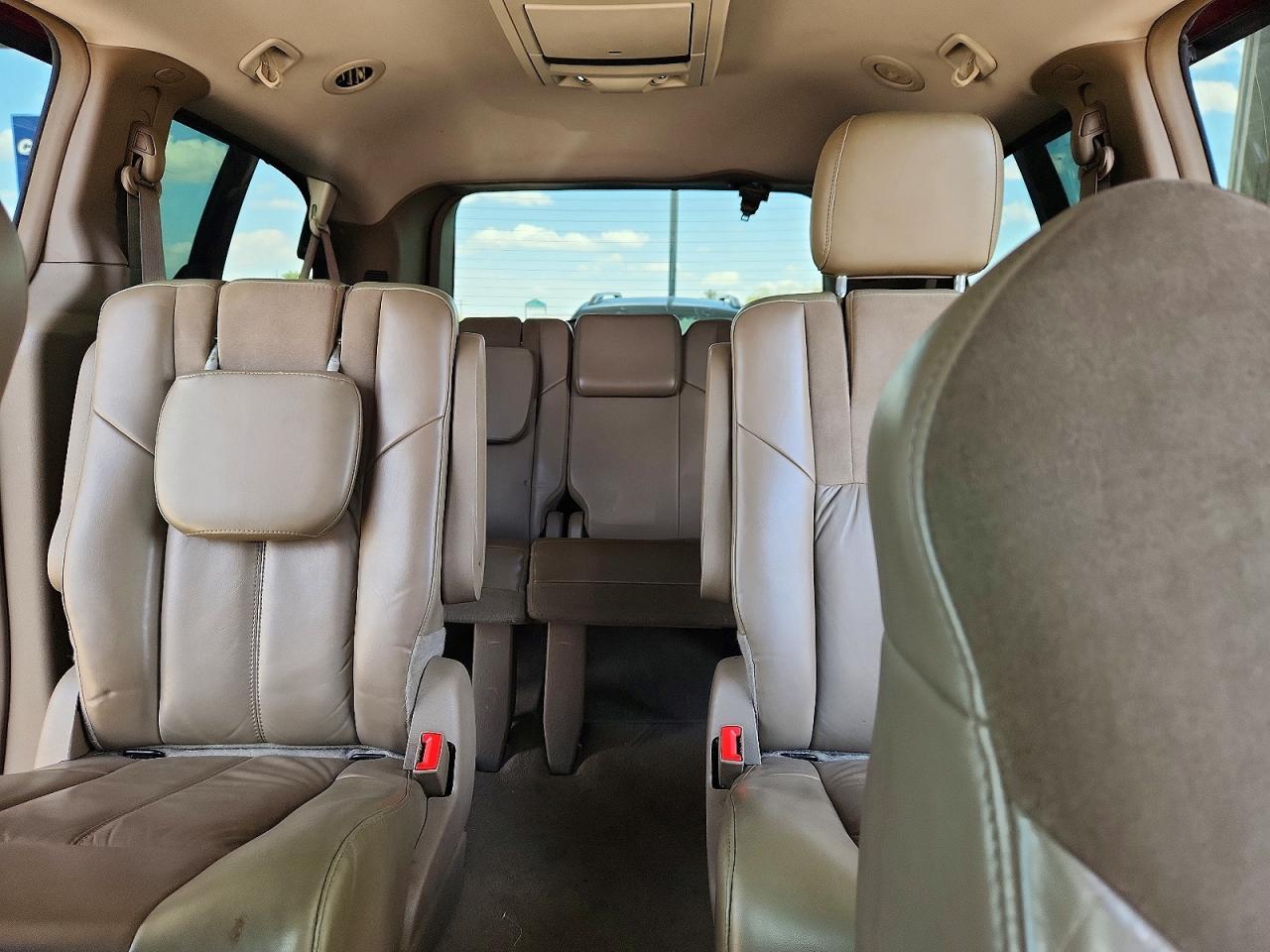 2013 CHRYSLER TOWN & COUNTRY LIMITED photo 19