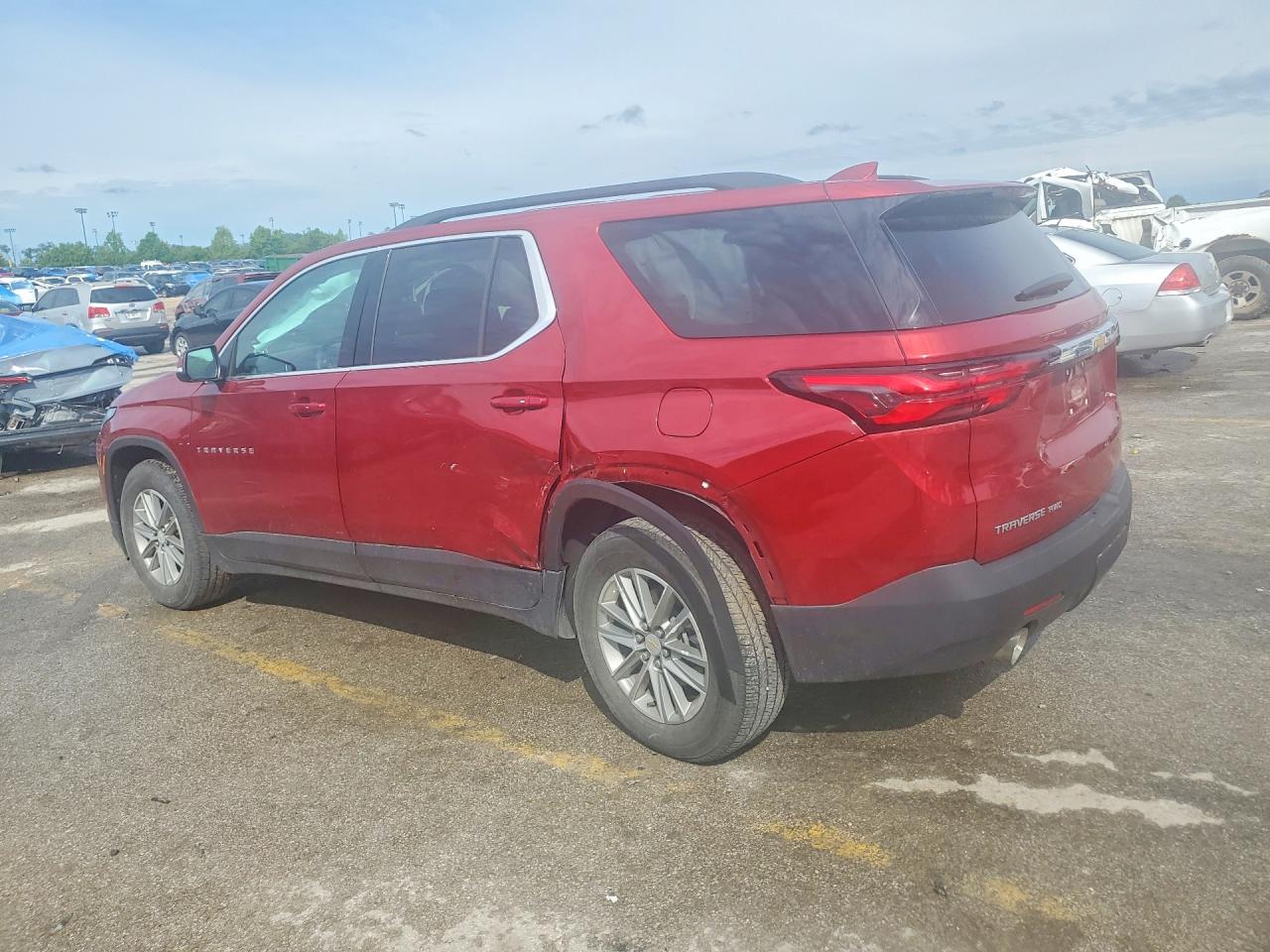 2023 CHEVROLET TRAVERSE LT photo 4
