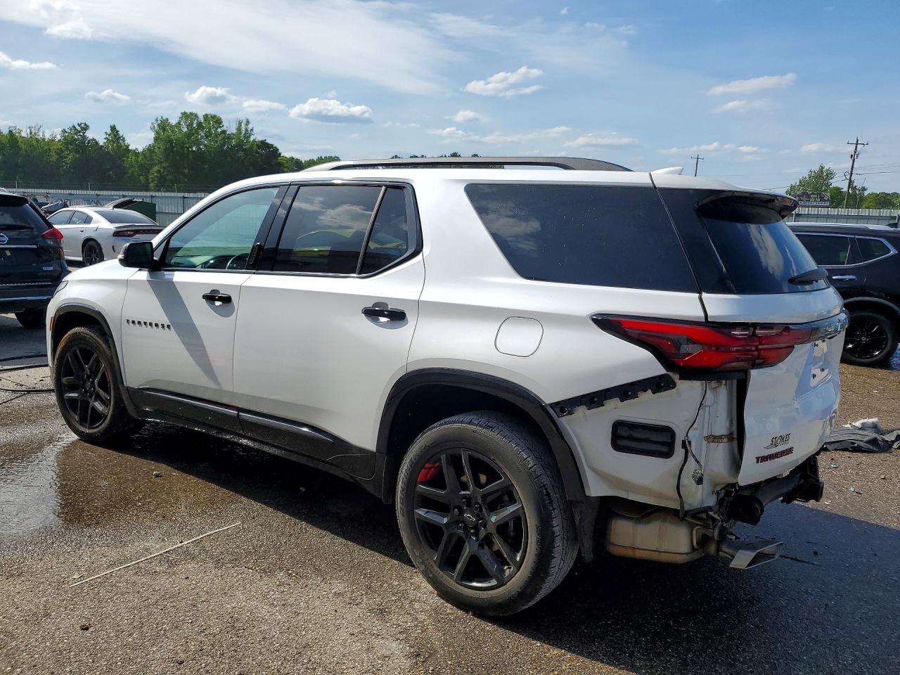 2023 CHEVROLET TRAVERSE PREMIER photo 2