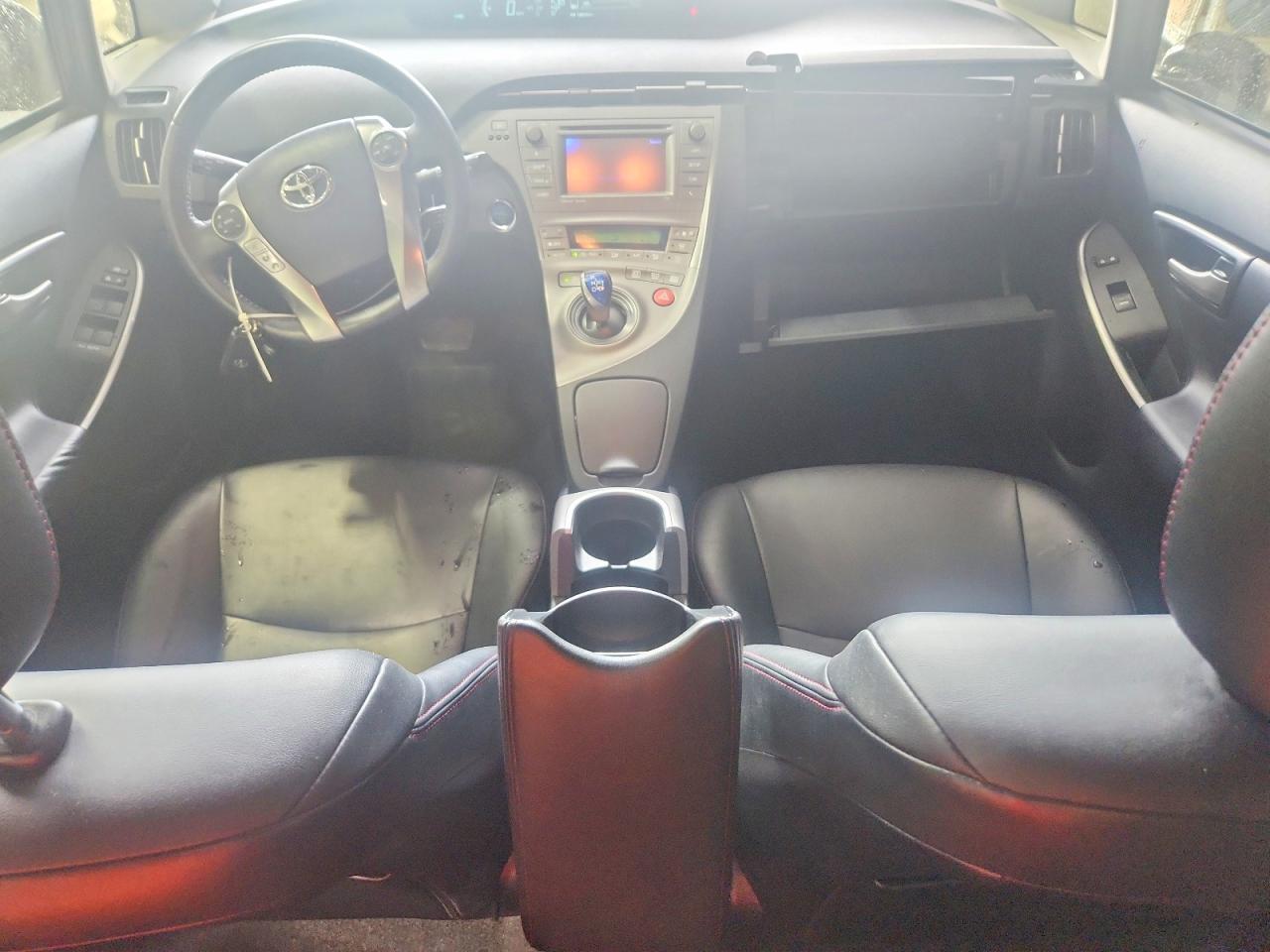2013 TOYOTA PRIUS PERSONA SERIES SE photo 15