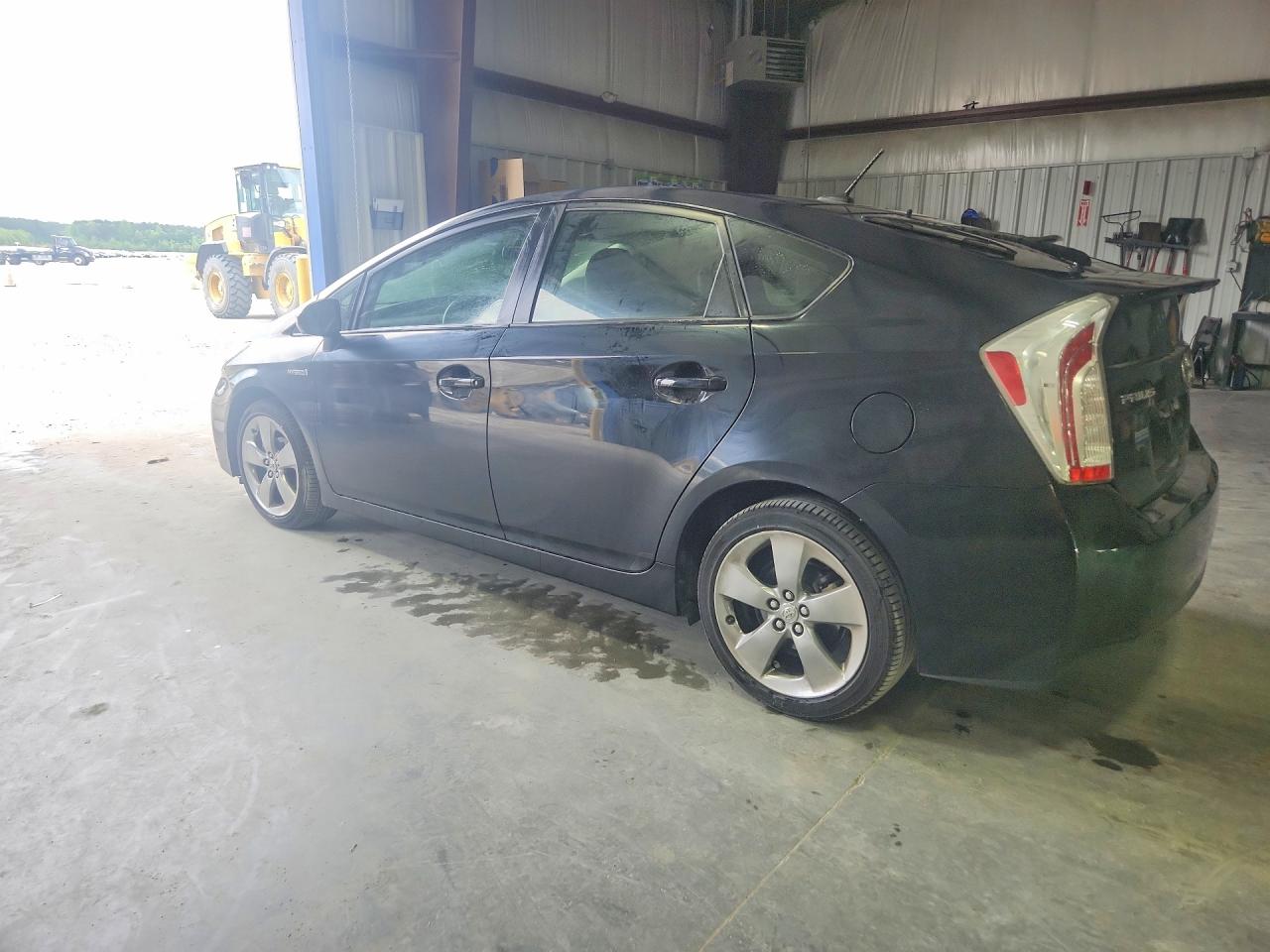 2013 TOYOTA PRIUS PERSONA SERIES SE photo 3