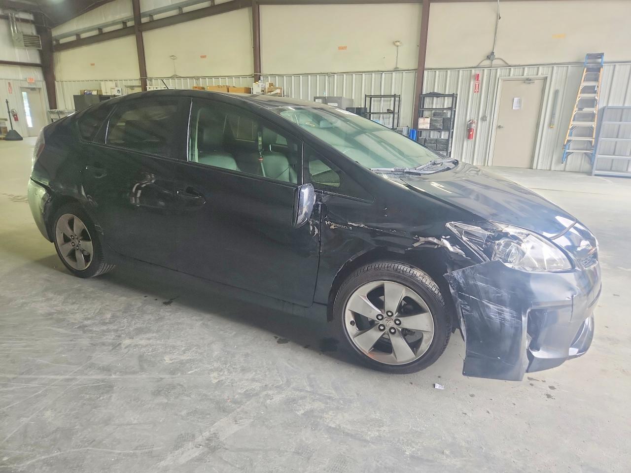 2013 TOYOTA PRIUS PERSONA SERIES SE photo 7
