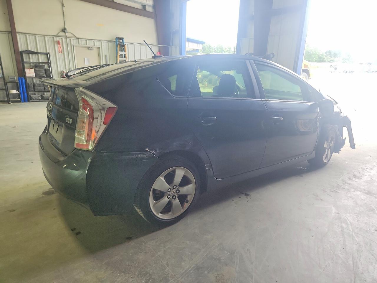2013 TOYOTA PRIUS PERSONA SERIES SE photo 5