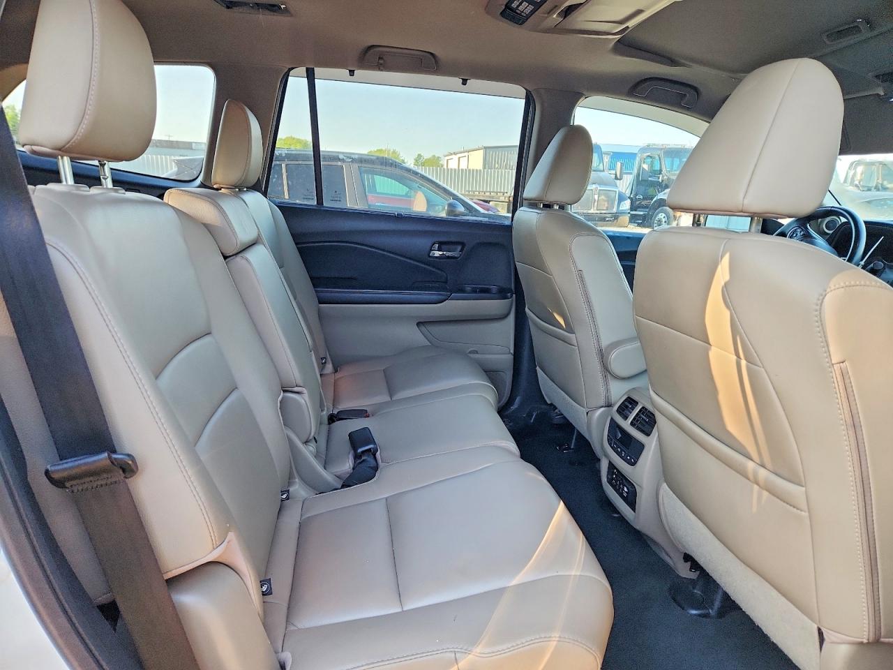2016 HONDA PILOT EXL photo 21