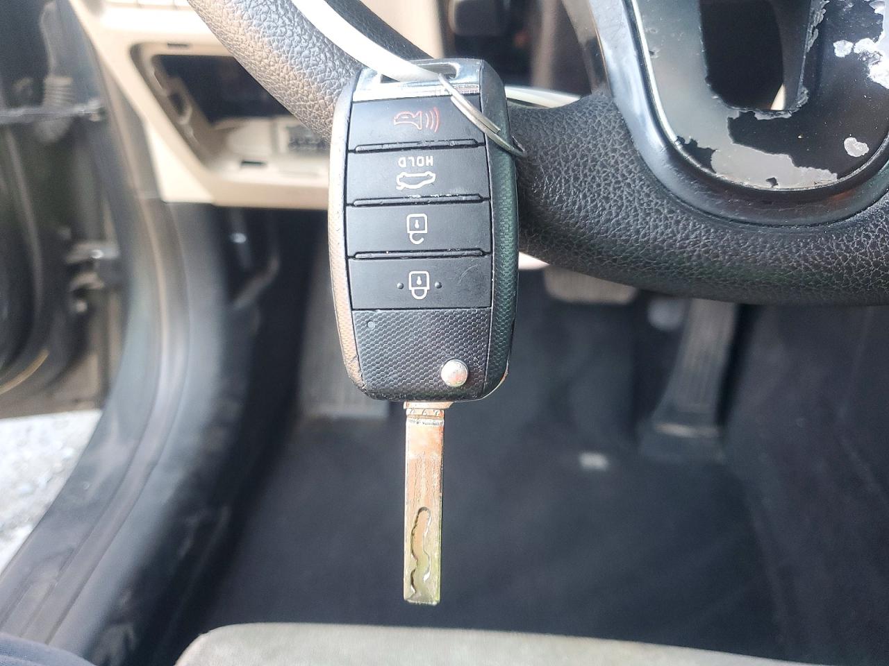 2016 KIA OPTIMA LX photo 17