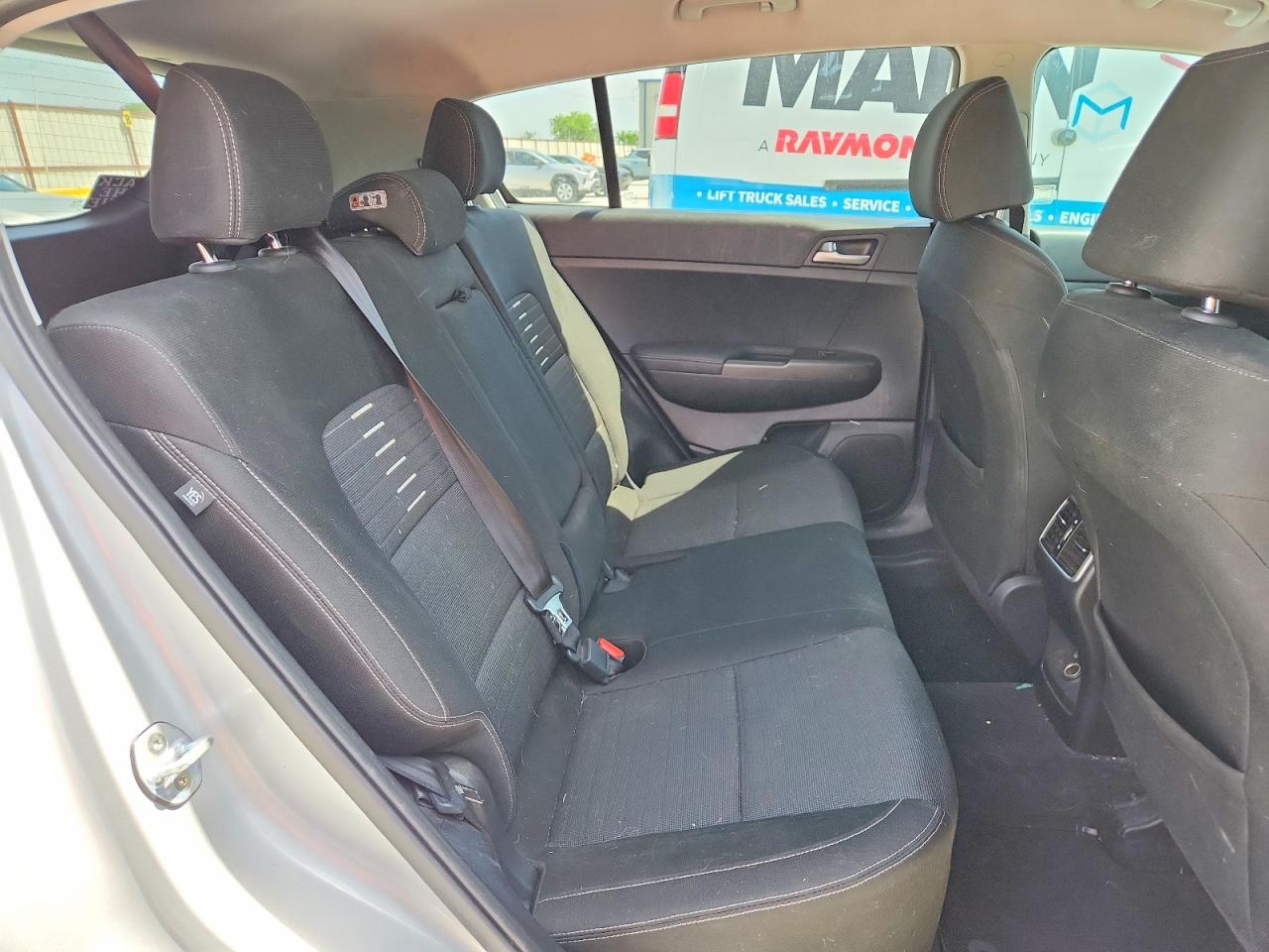 2020 KIA SPORTAGE LX photo 21