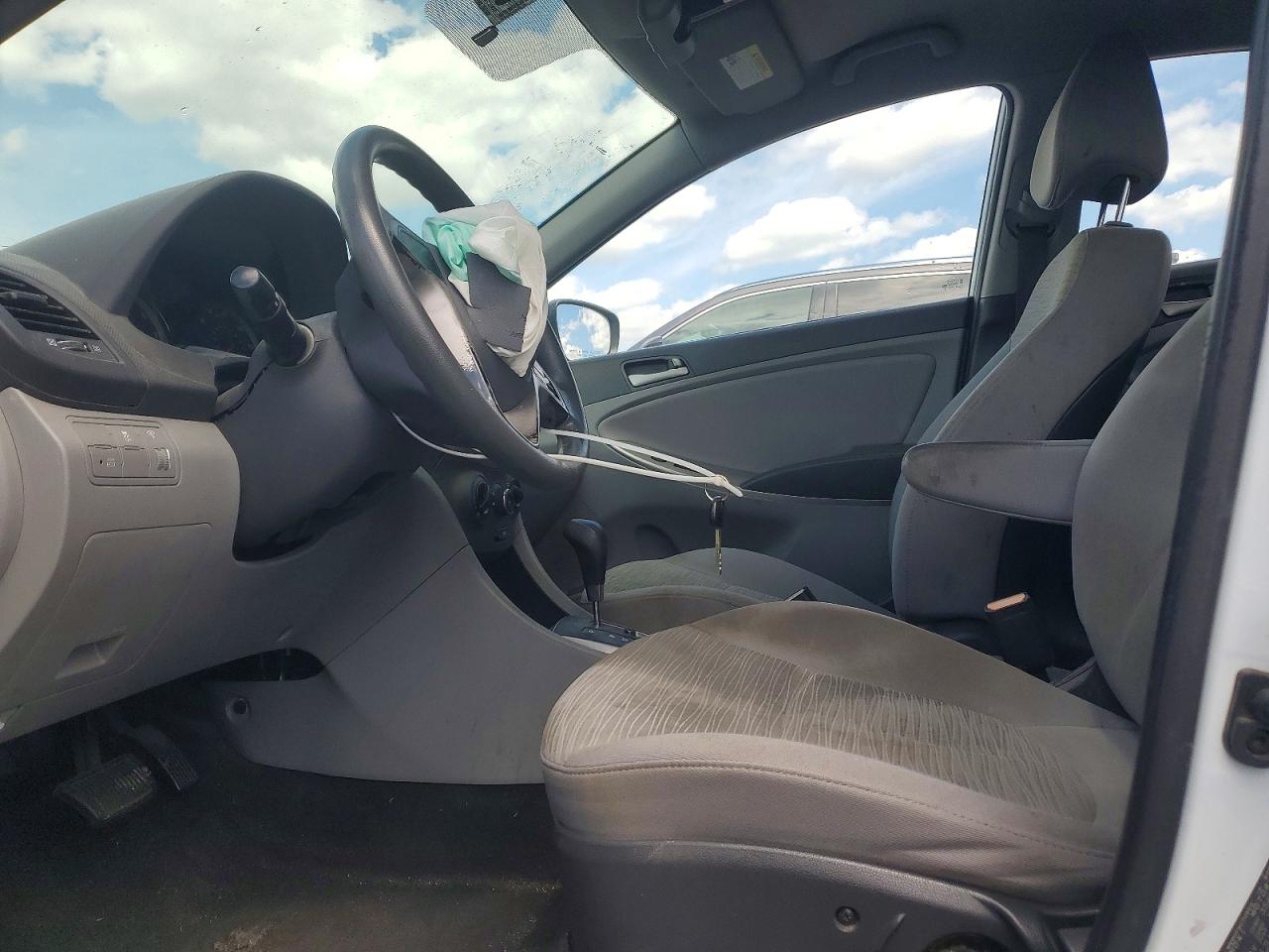 2016 HYUNDAI ACCENT SE photo 19
