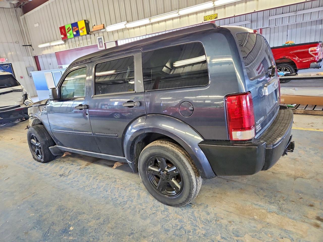 2008 DODGE NITRO SLT photo 3