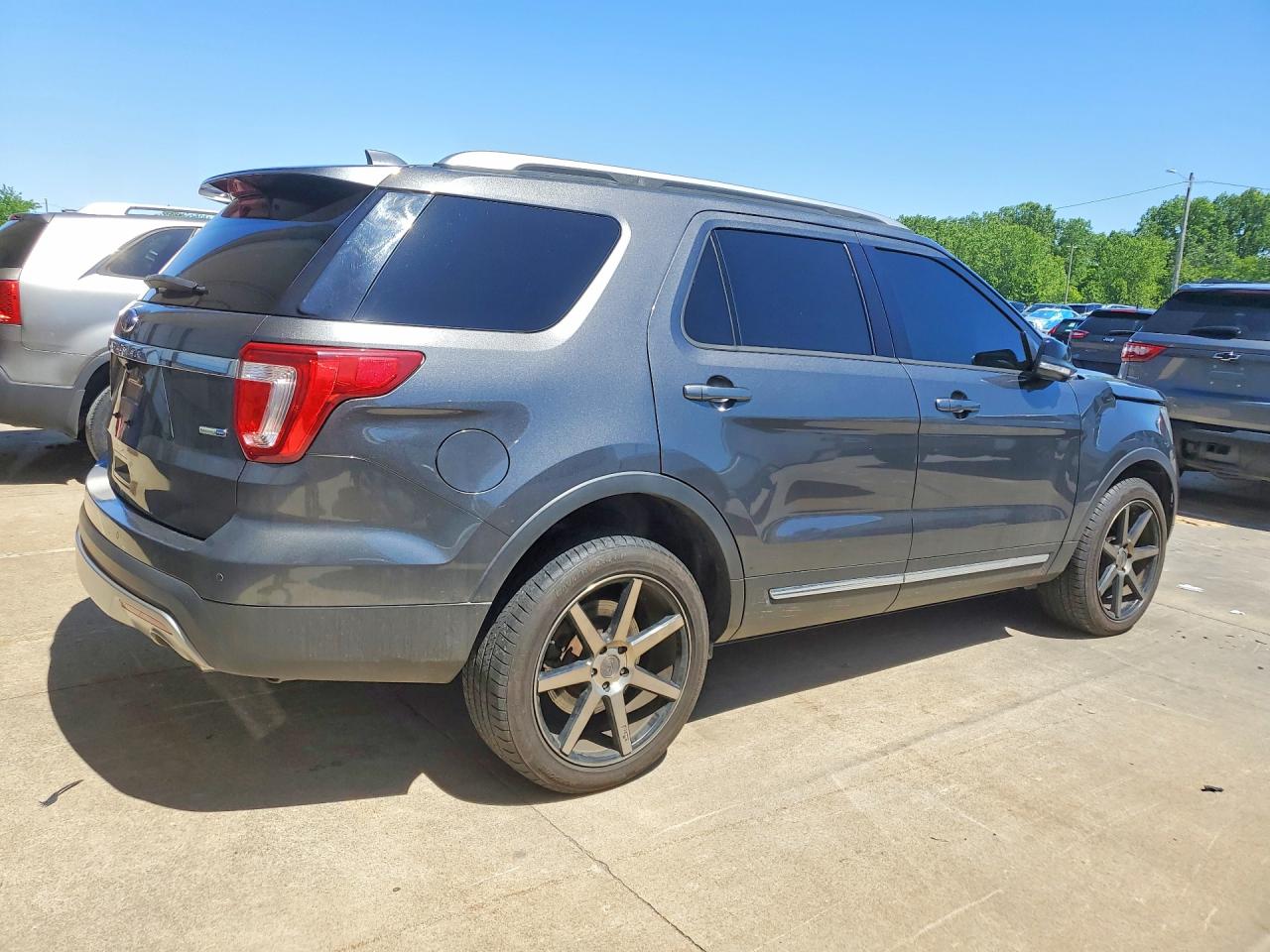 2016 FORD EXPLORER XLT photo 7