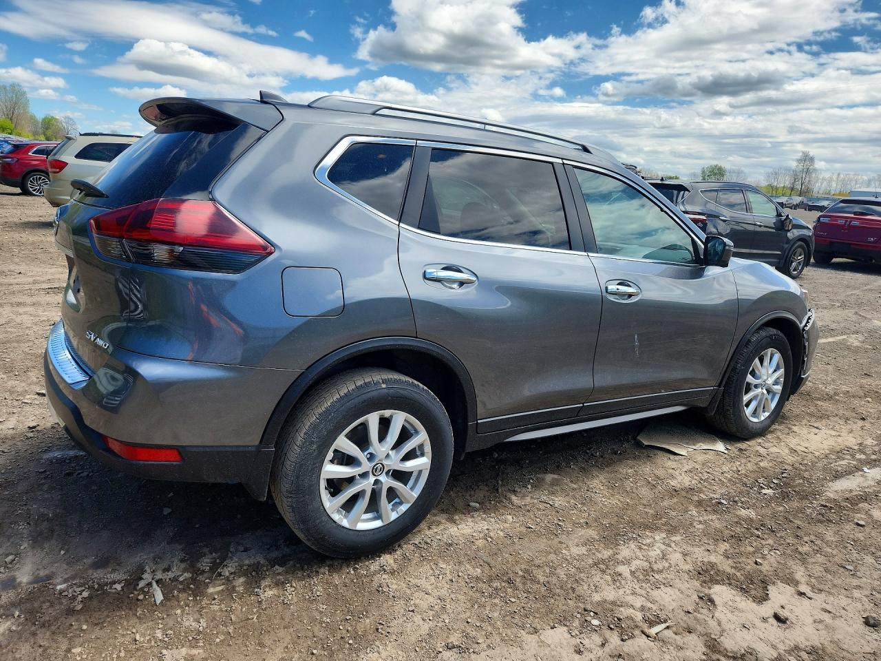 2018 NISSAN ROGUE SV photo 5