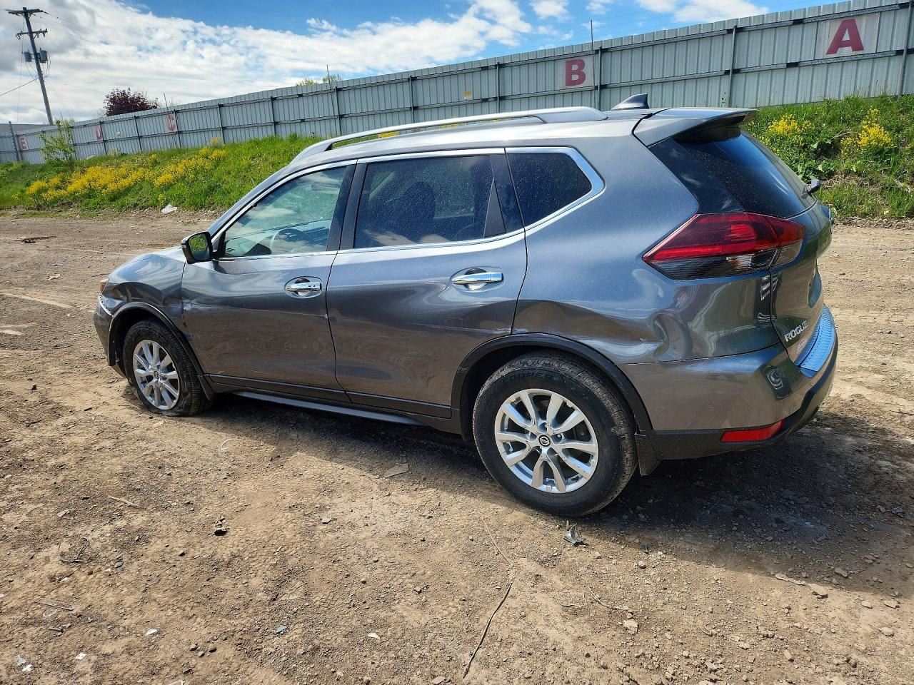 2018 NISSAN ROGUE SV photo 3