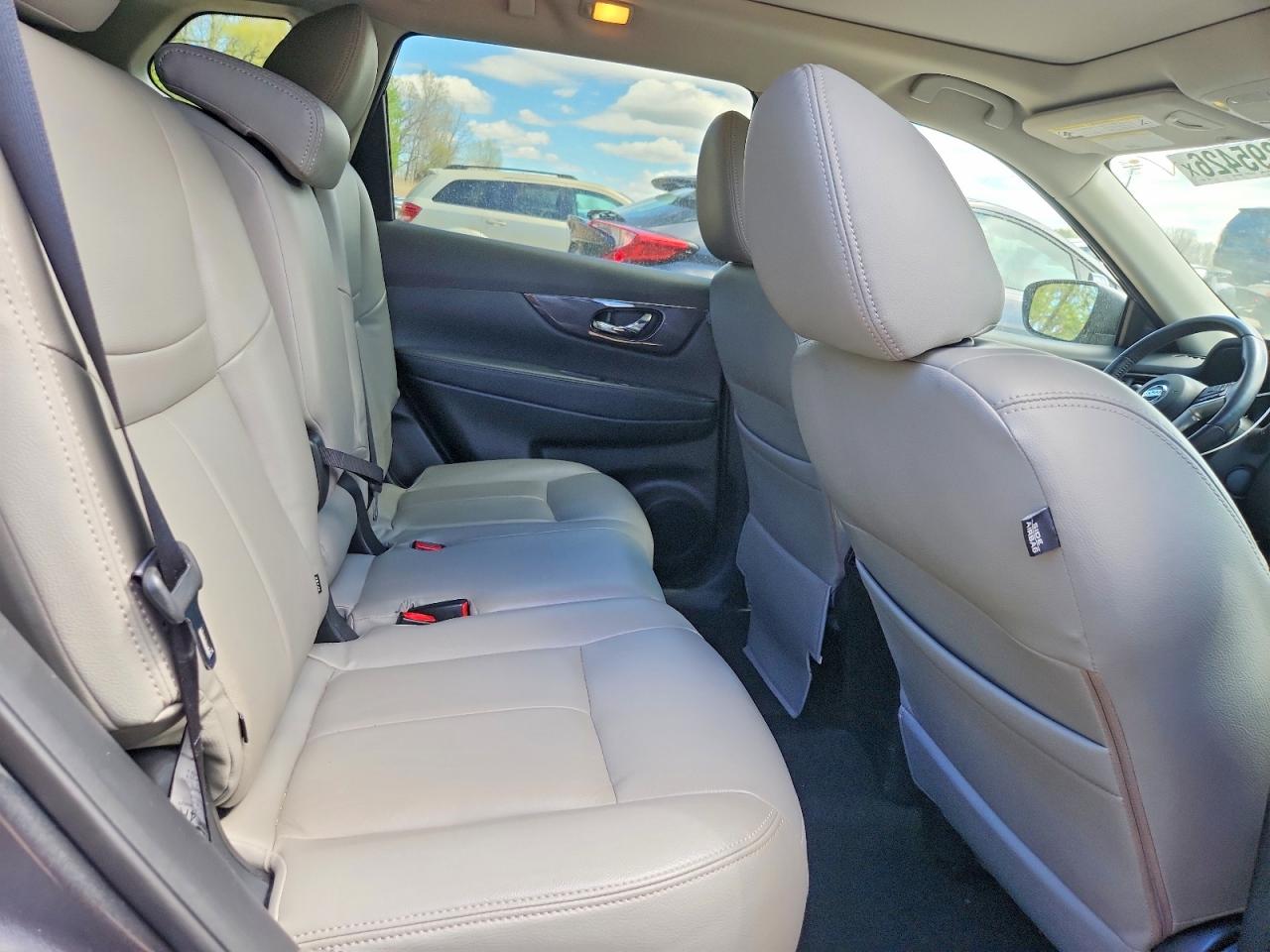 2018 NISSAN ROGUE SV photo 21
