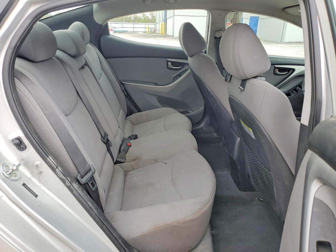2015 HYUNDAI ELANTRA SE photo 28