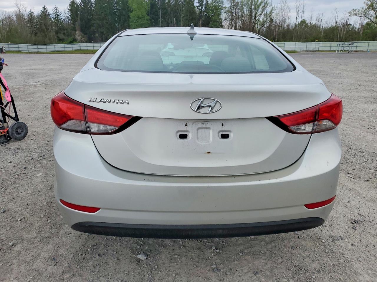 2015 HYUNDAI ELANTRA SE photo 16