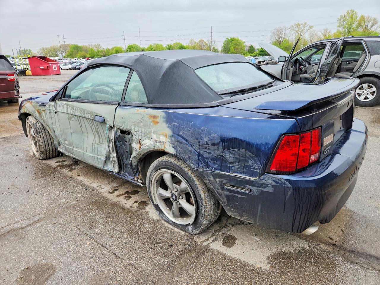 2001 FORD MUSTANG GT photo 2
