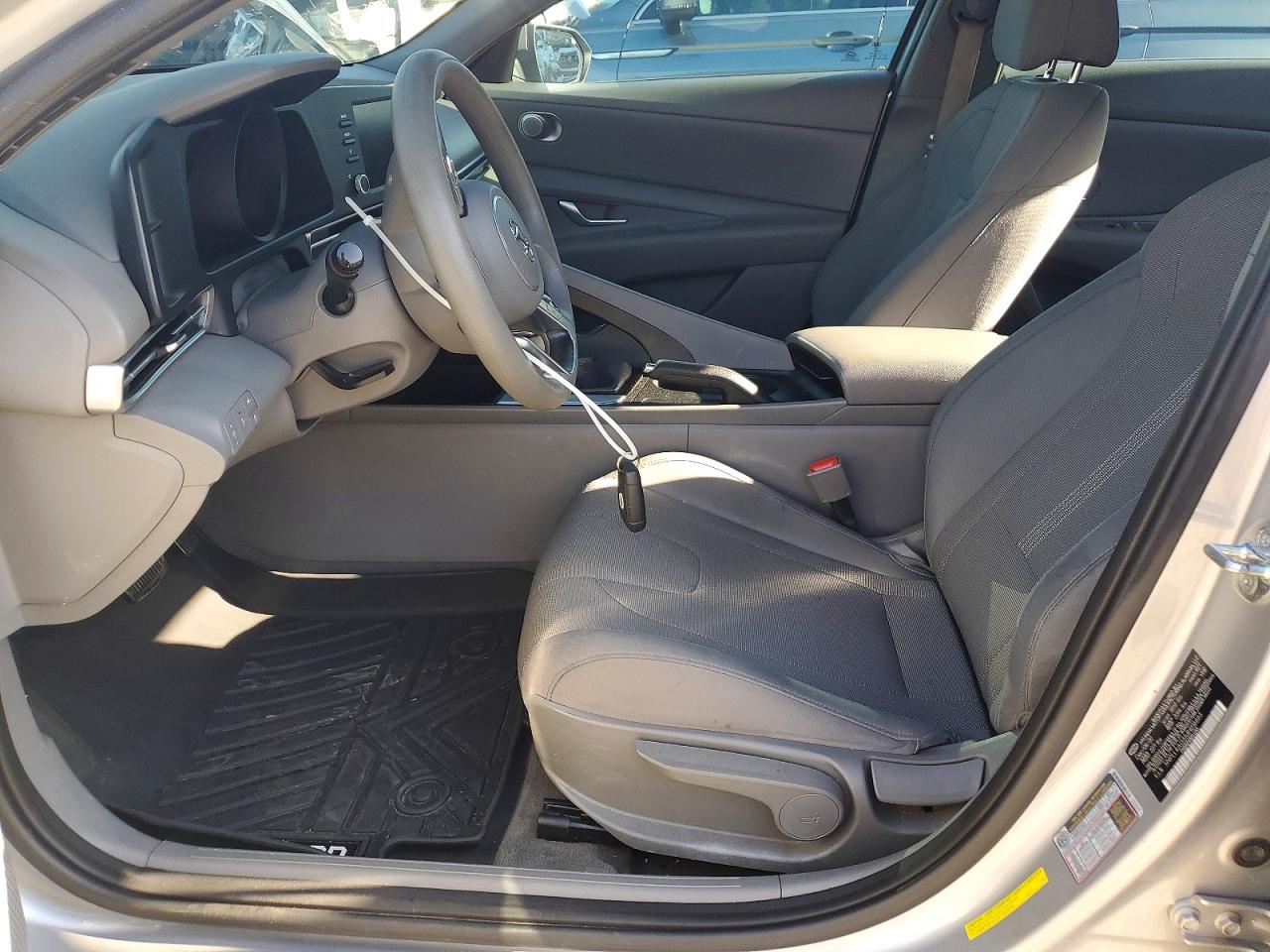 2021 HYUNDAI ELANTRA SE photo 13