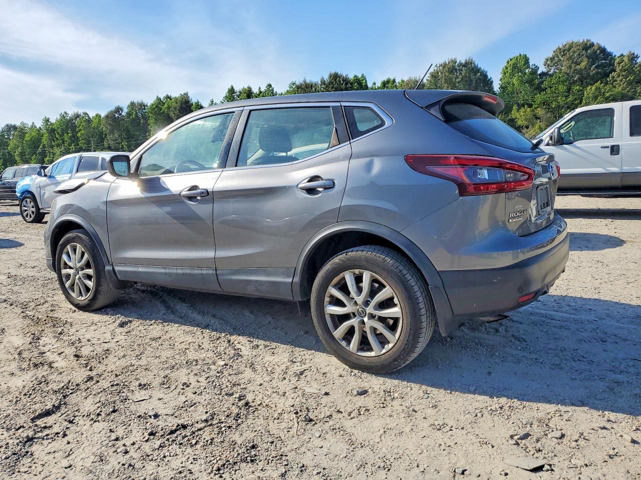 2020 NISSAN ROGUE SPORT S photo 3
