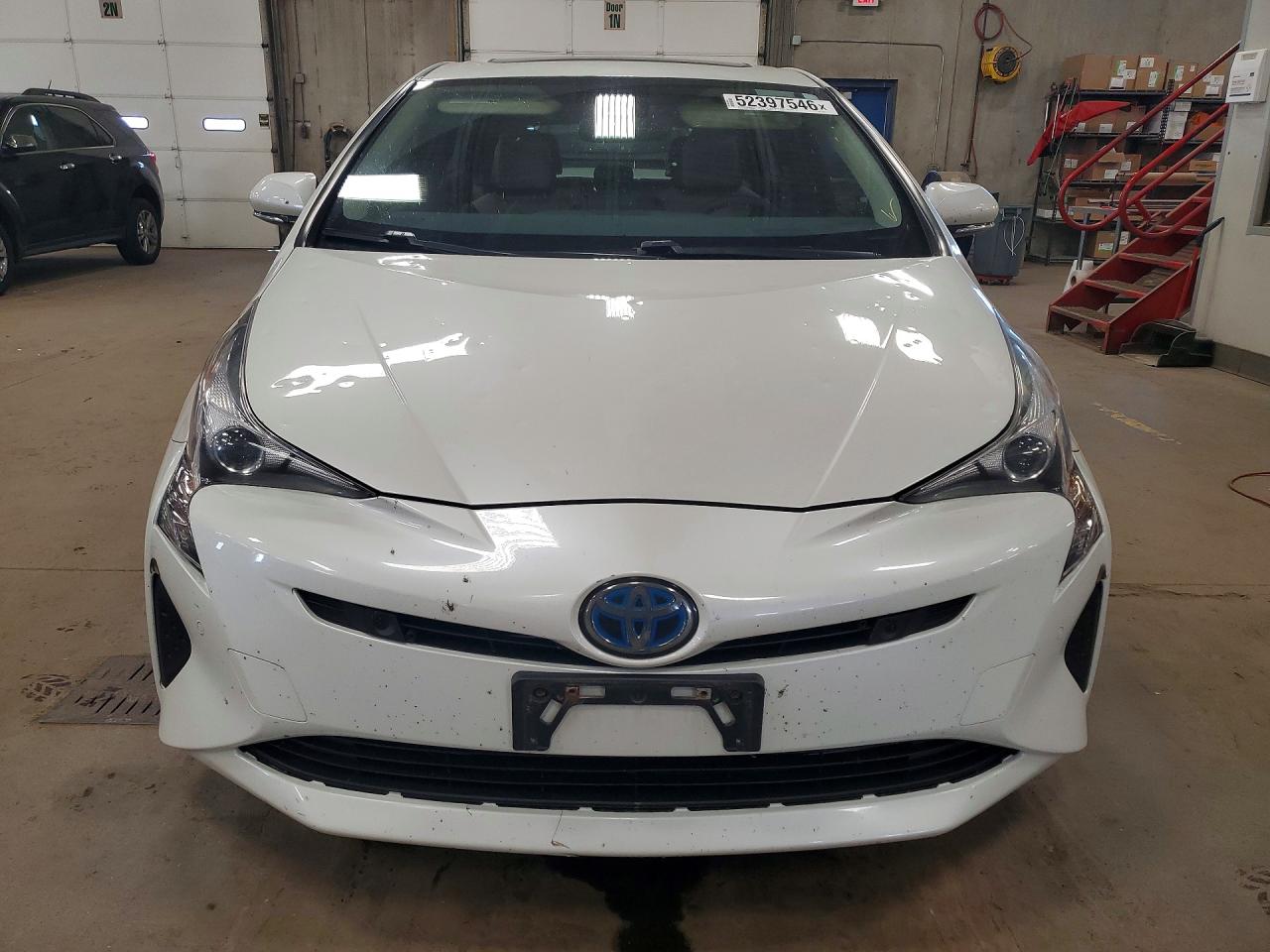 2016 TOYOTA PRIUS FOUR photo 5