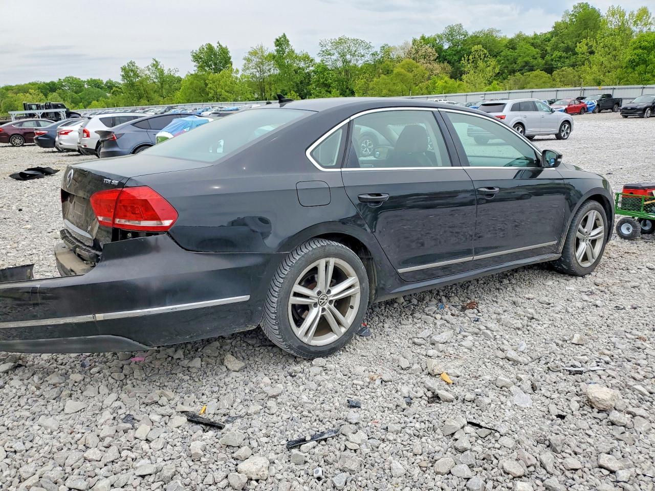 2015 VOLKSWAGEN PASSAT SE photo 5