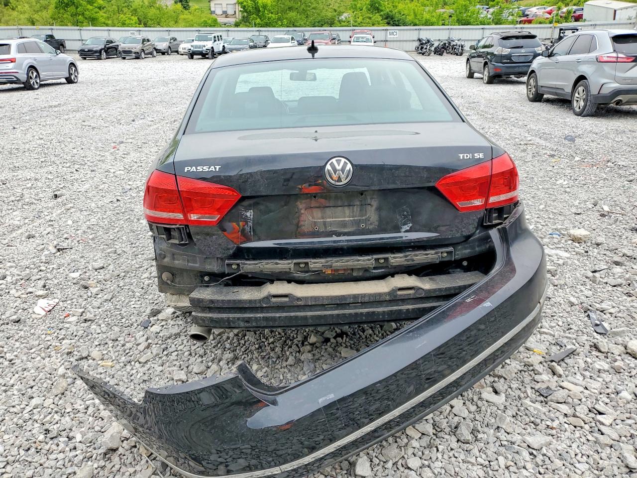 2015 VOLKSWAGEN PASSAT SE photo 11