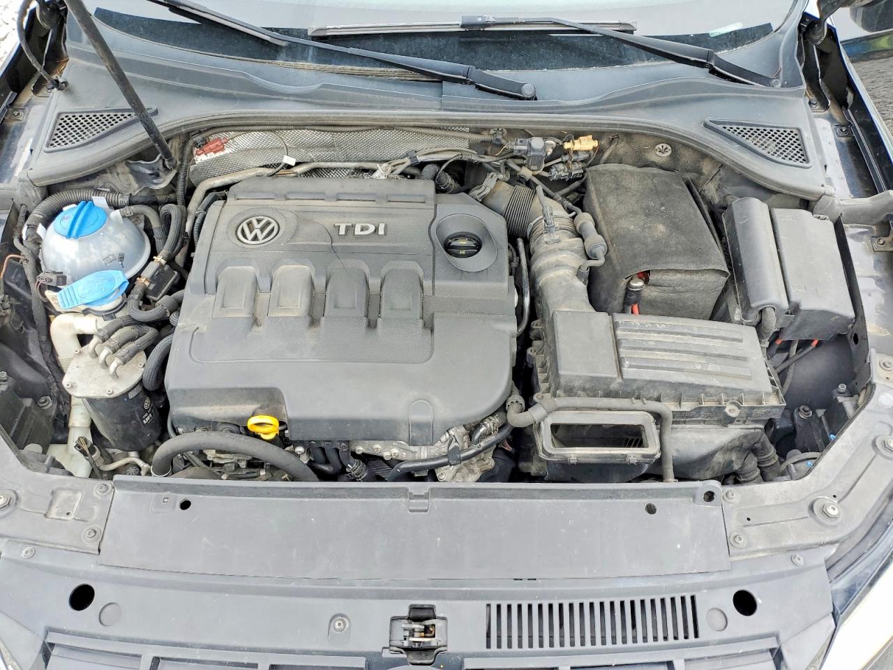 2015 VOLKSWAGEN PASSAT SE photo 21