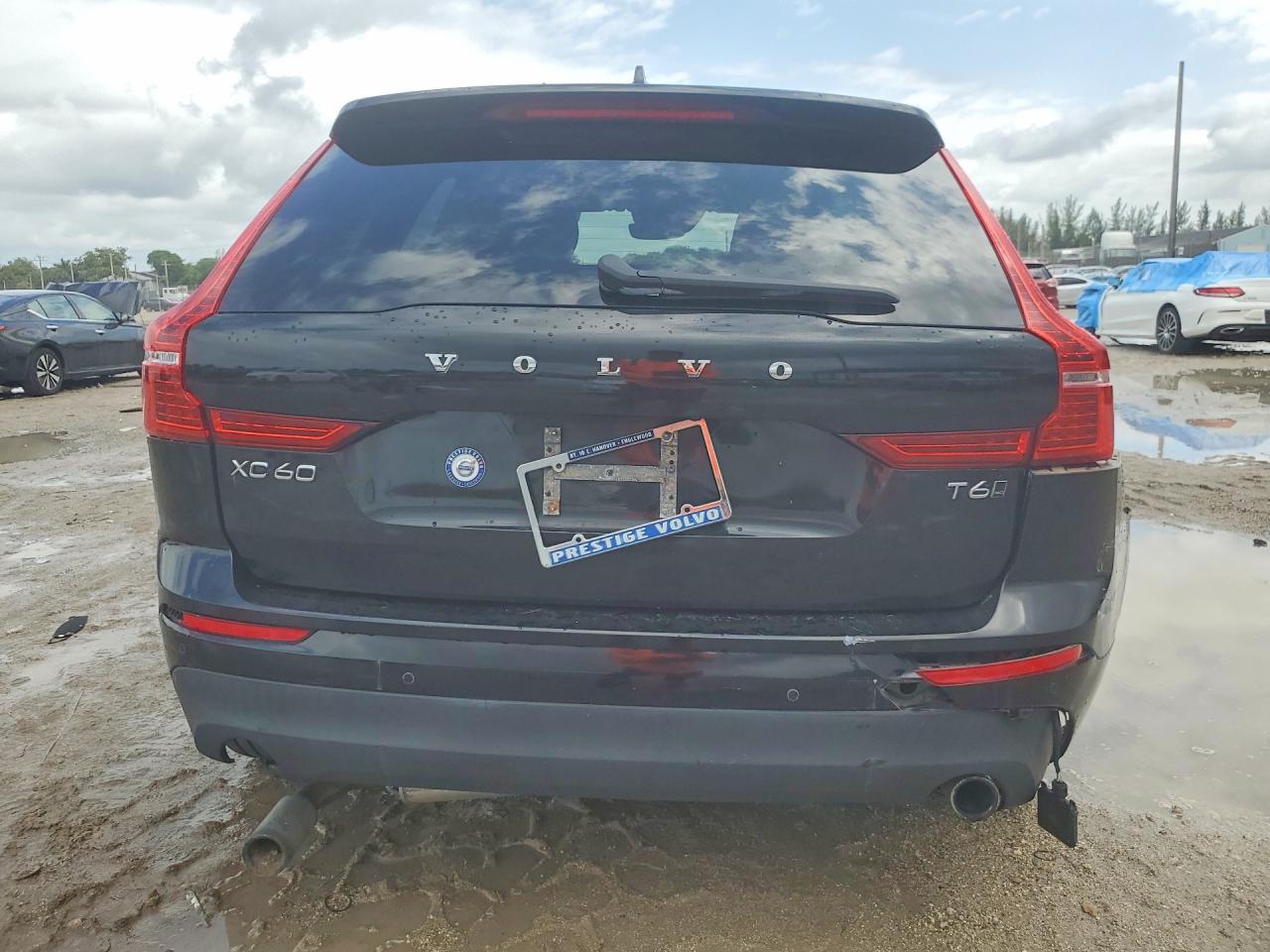 2021 VOLVO XC60 T6 MOMENTUM photo 11