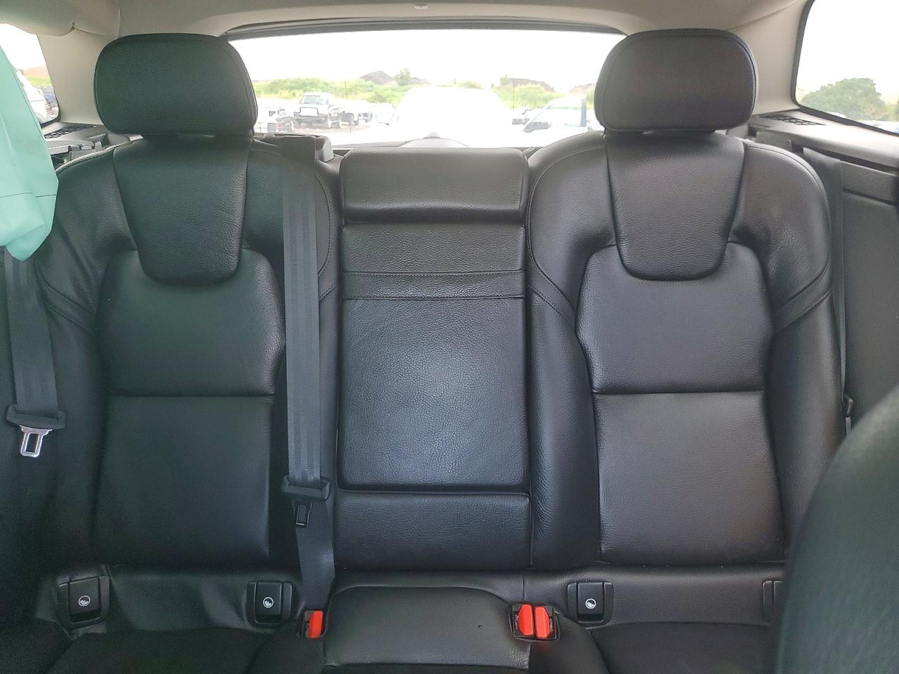 2021 VOLVO XC60 T6 MOMENTUM photo 19