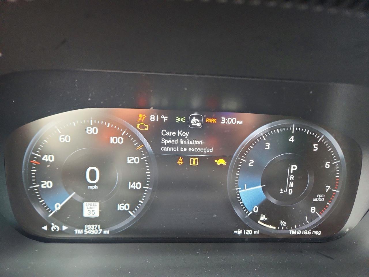 2021 VOLVO XC60 T6 MOMENTUM photo 17