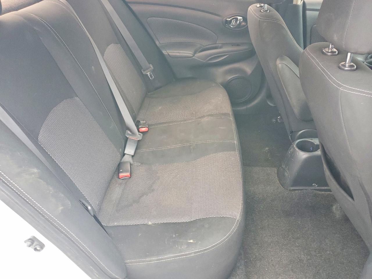 2019 NISSAN VERSA SV photo 10